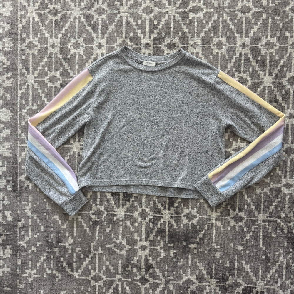 Forever 21 womenโs Crewneck Sweater in Gray multicolor stripes on sleeves
